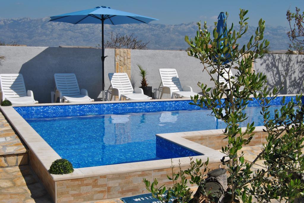 House With Swimming Pool Blue Diamond Apartment Povljana Bagian luar foto